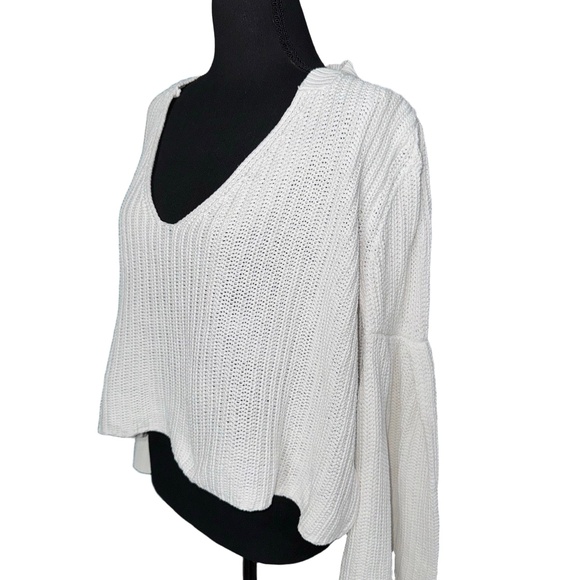 Free People Damsell Bell Sleeve Chunky Knit Cropped Sweater-Size Small - Picture 5 of 10